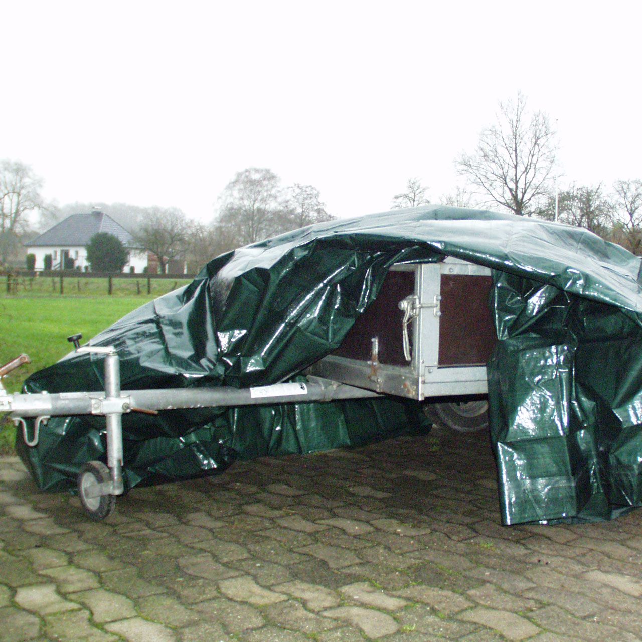 Karat Wasserdichte Abdeckplane Grün 240 g/m² 2 x 3 m kaufen bei Karat Wasserdichte Abdeckplane Grün 240 g/m² 2 x 3 m kaufen bei