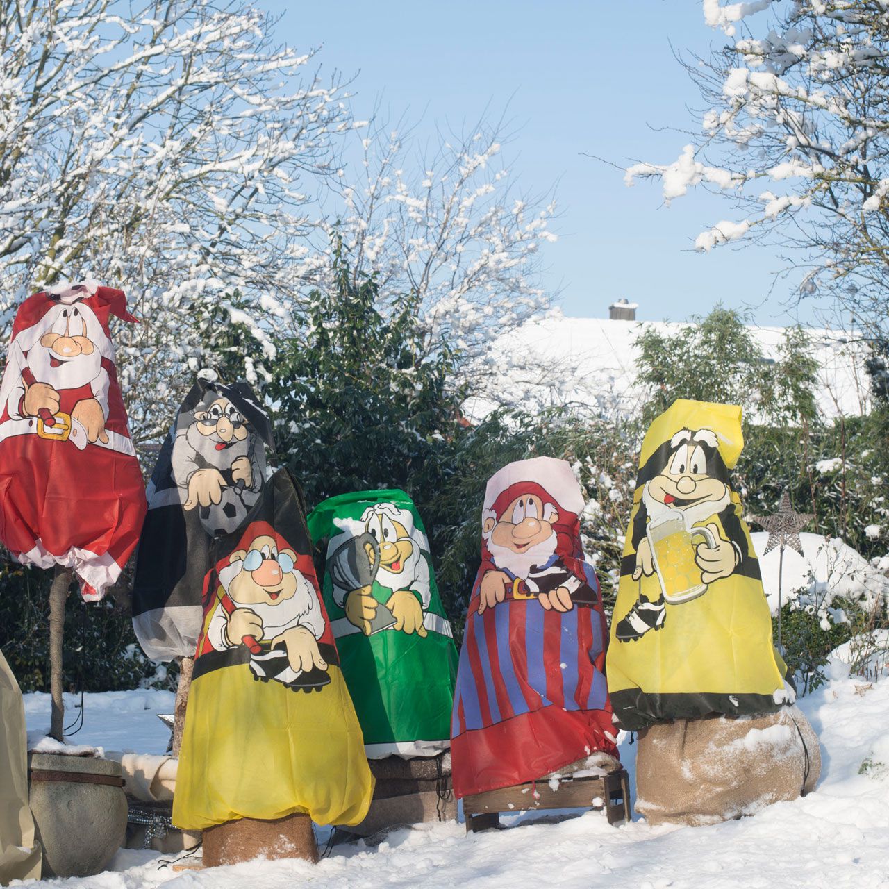 V29135_Winterschutz-Vlieshaube_Fan_gelb-schwarz_5_1280x1280.jpg V29135_Winterschutz-Vlieshaube_Fan_gelb-schwarz_5_1280x1280.jpg