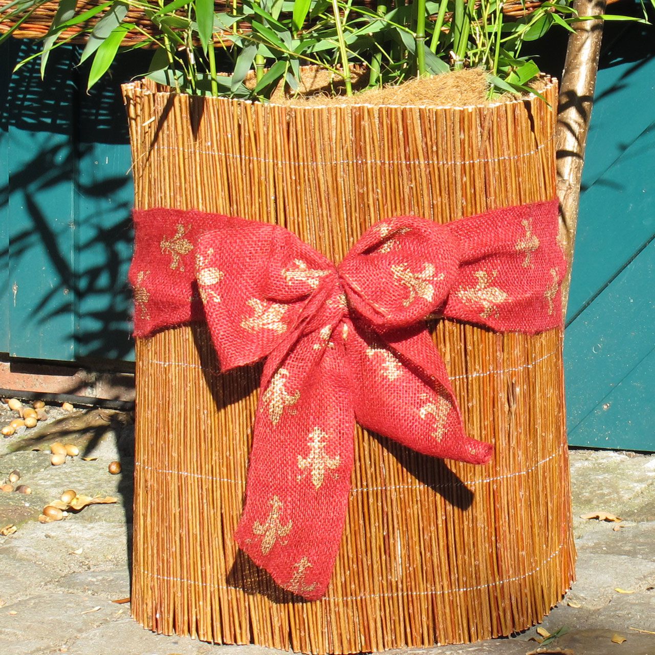 V25067_Winterschutz_Deko-Juteband_Lilien-Design_rot-gold_2575574b062bd8_1280x1280.jpg V25067_Winterschutz_Deko-Juteband_Lilien-Design_rot-gold_2575574b062bd8_1280x1280.jpg